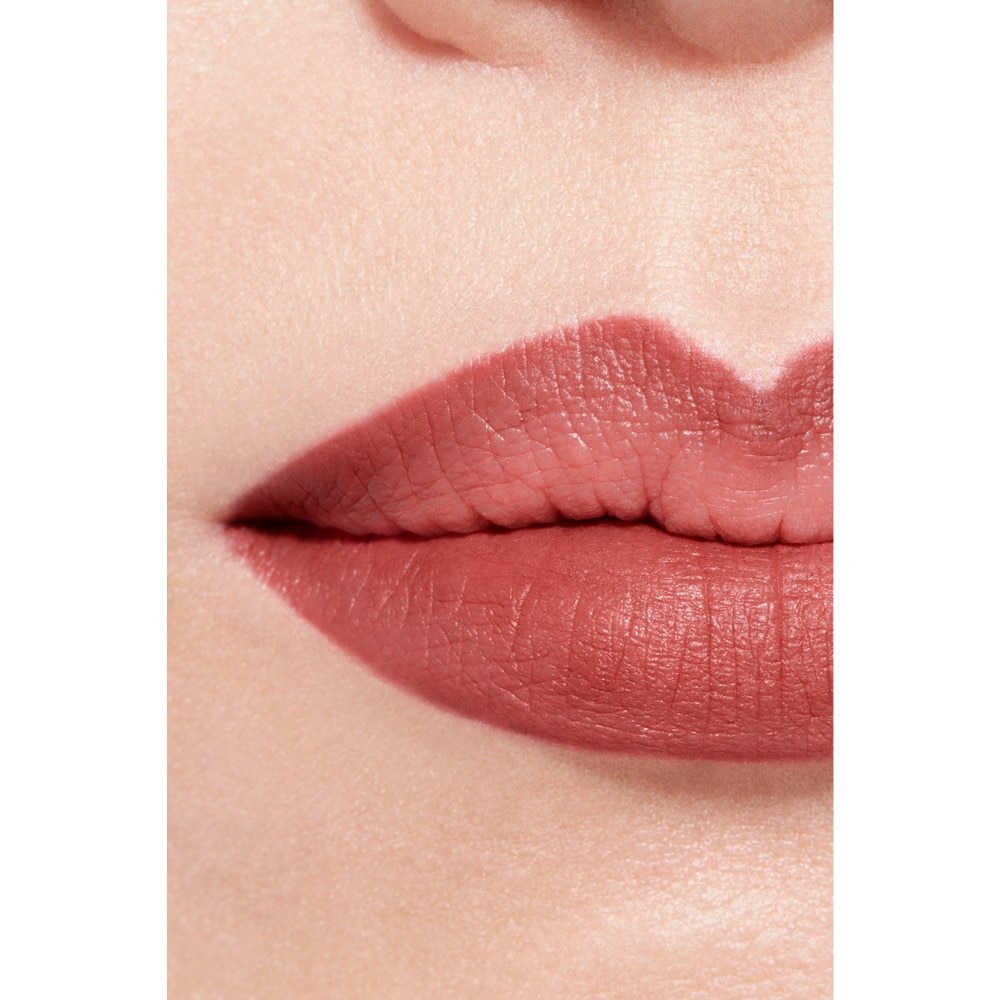 L&Aacute;PIZ CONTORNO DE LABIOS DE PRECISI&Oacute;N